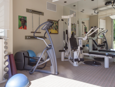 Hollywood Hills Four Bedroom Vacation Home with Pool & Spa